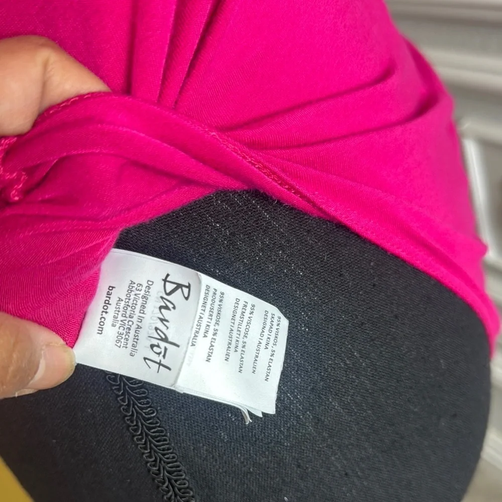 Elegant Pink Sleeveless Top - Picture 9 of 11